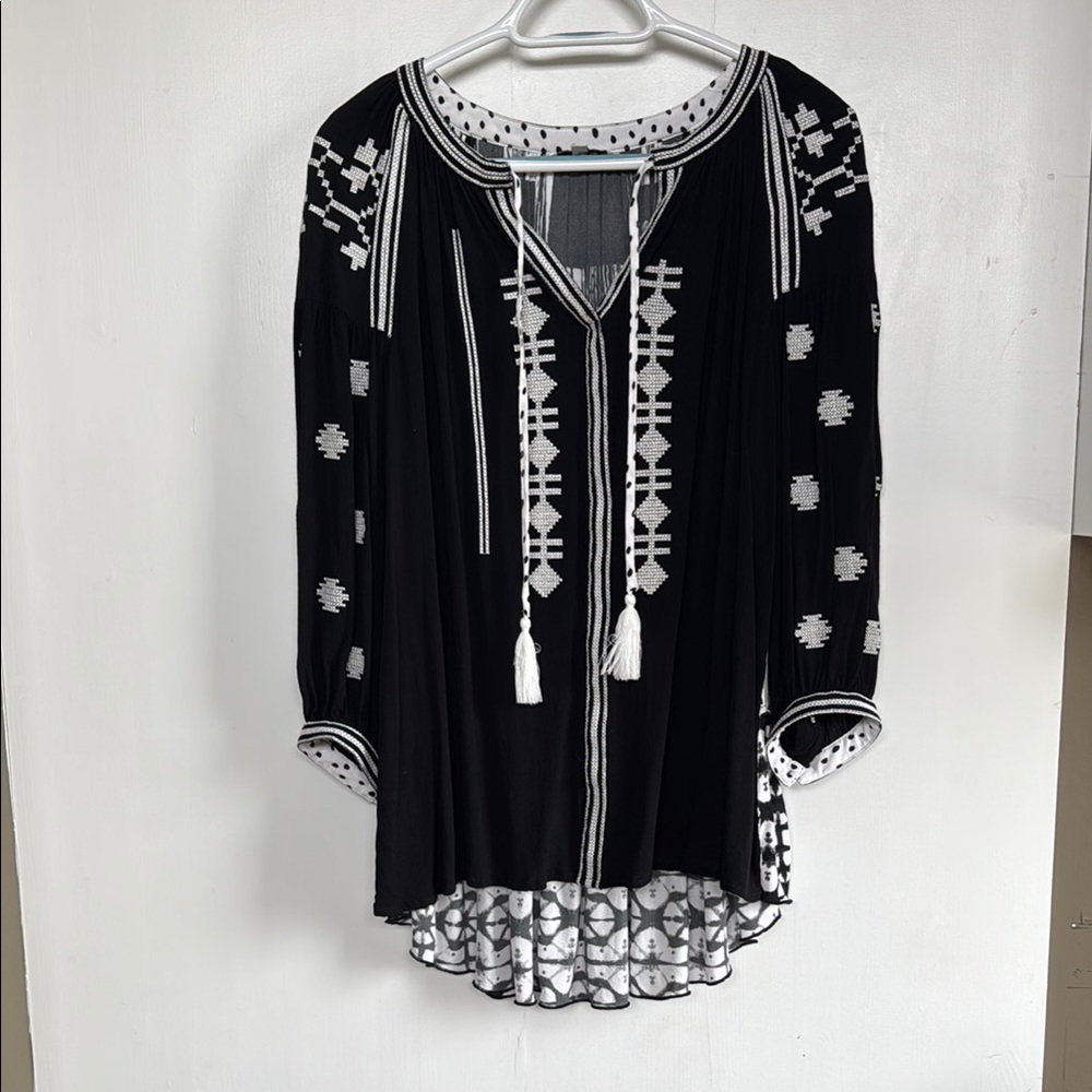 Black and White Women’s Top
